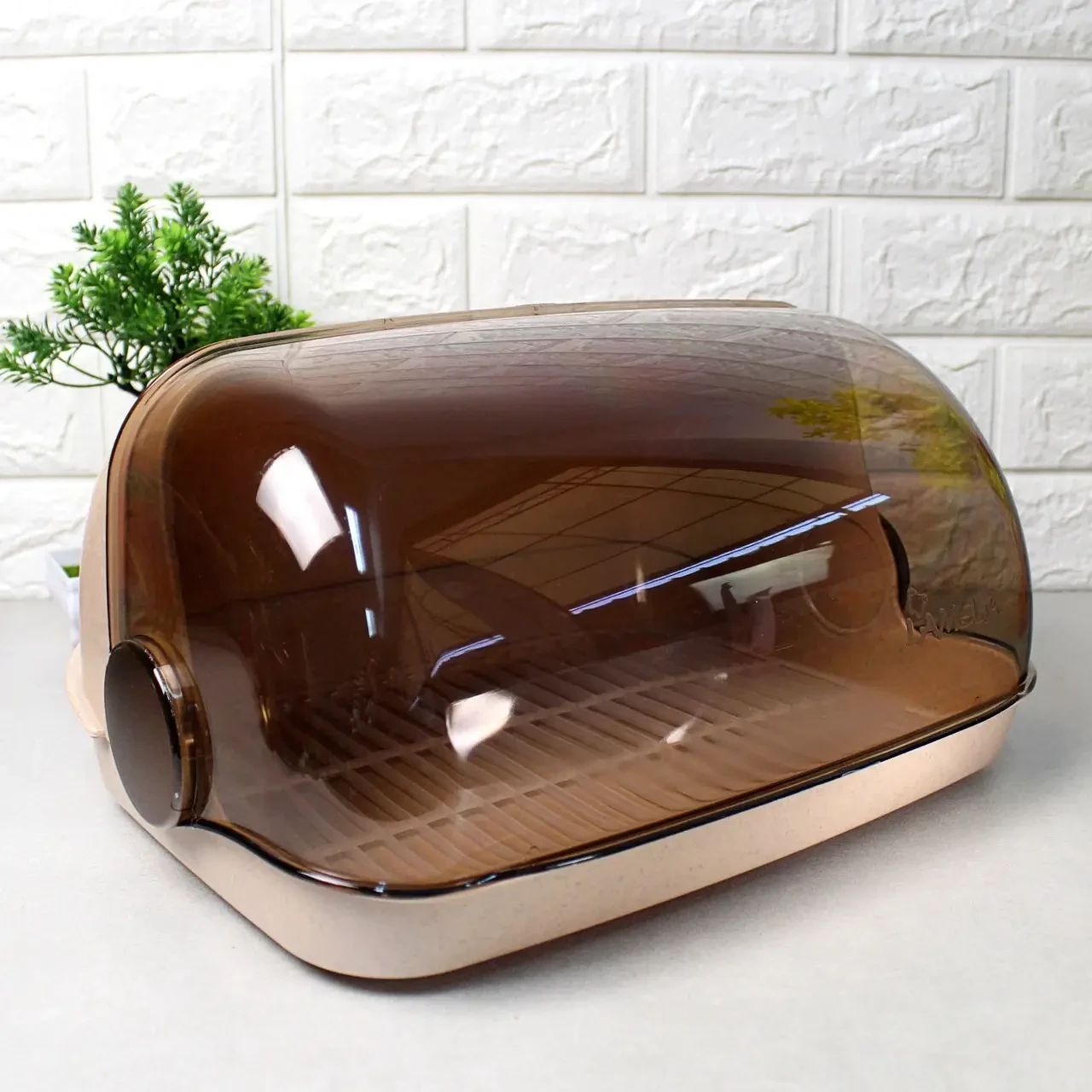 Містка бежева пластикова хлібниця з відкидною кришкою 41*27*18.5 см