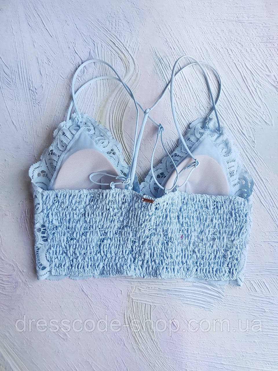 Топ кружевной голубой Victoria's Secret Crochet Strappy Lace Bralette - фото 7 - id-p1627465585