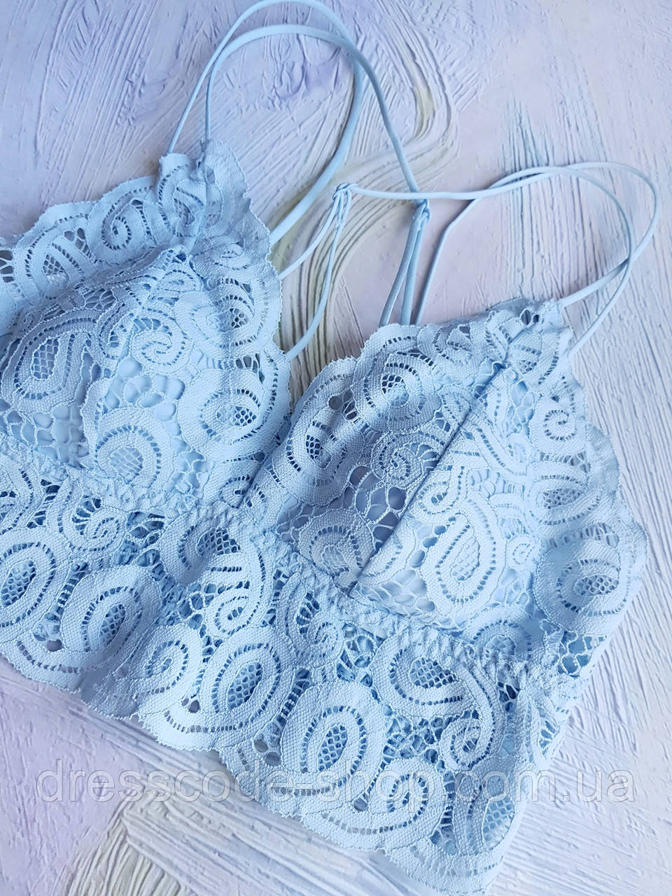Топ кружевной голубой Victoria's Secret Crochet Strappy Lace Bralette - фото 6 - id-p1627465585
