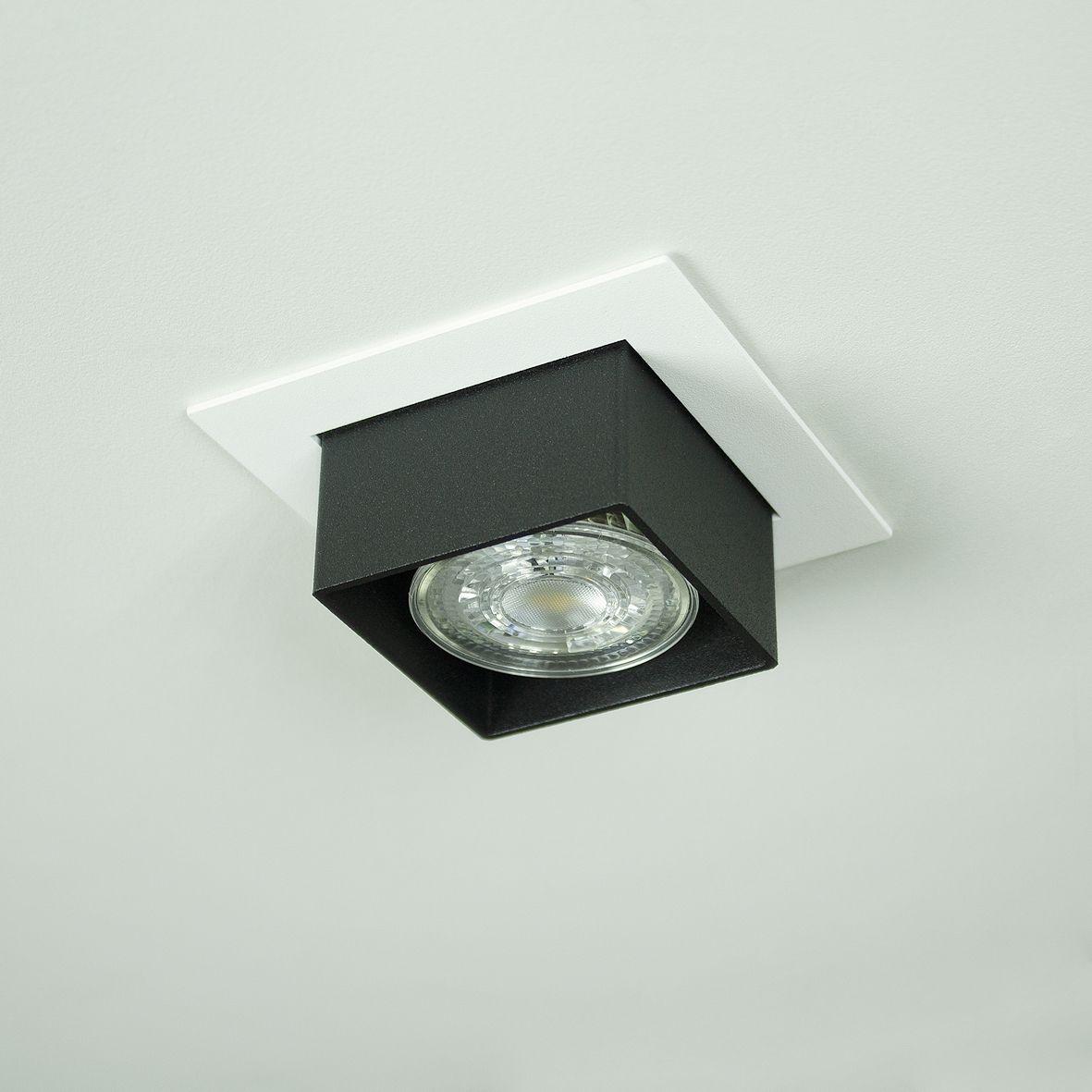 Точковий врізний світильник 90x90мм 40мм глб.врз. MR16 Чорний 30417.01.05