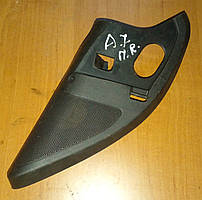 Куточок-пискавка передній правий Skoda Octavia A7