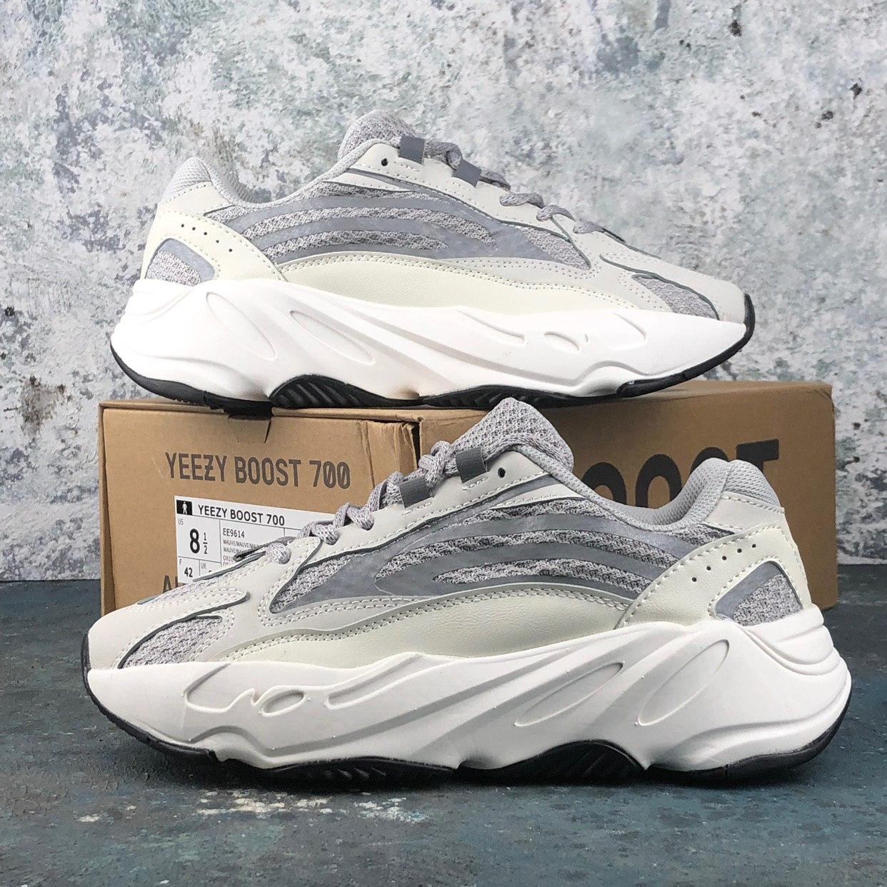 Жіночі Кросівки Adidas Yeezy Boost 700 V2 Static-36