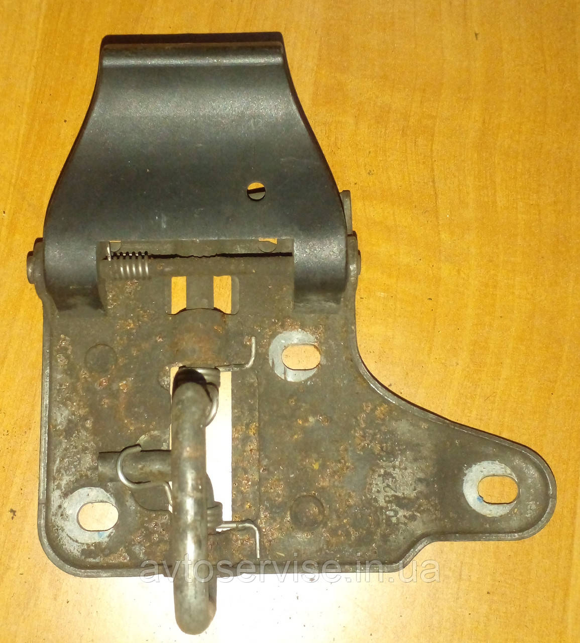 Фіксатор замка капота Skoda Octavia A7, фото 1