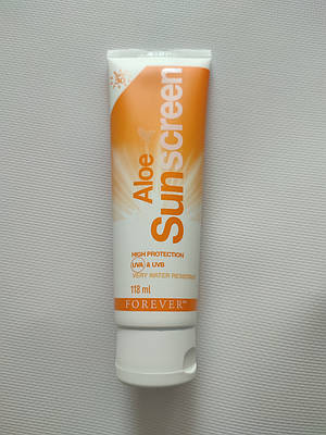 Сонцезахисний крем для шкіри з SPF 30