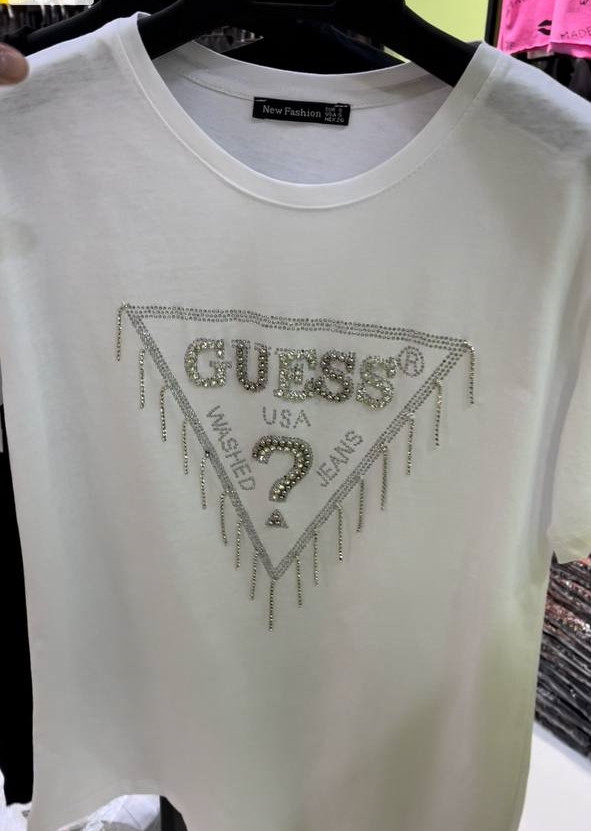 Жіноча біла футболка з камінчиками Guess Туреччина Mint