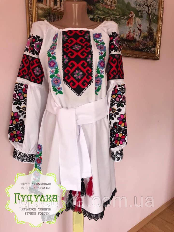 Вишита лляна сукня жіноча з орнаментом машинна вишивка розмір під замовлення