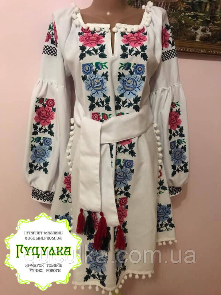 Сукня з квітковим орнаментом машинна вишивка індивідуальне пошиття розмір під замовлення