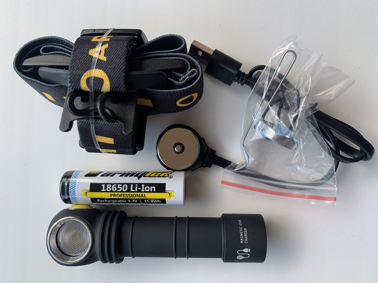Мультиліхтар ARMYTEK WIZARD C2 Magnet USB Samsung LH351D White