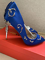 Туфли женские атласные синего цвета с декорированным каблуком в наличии