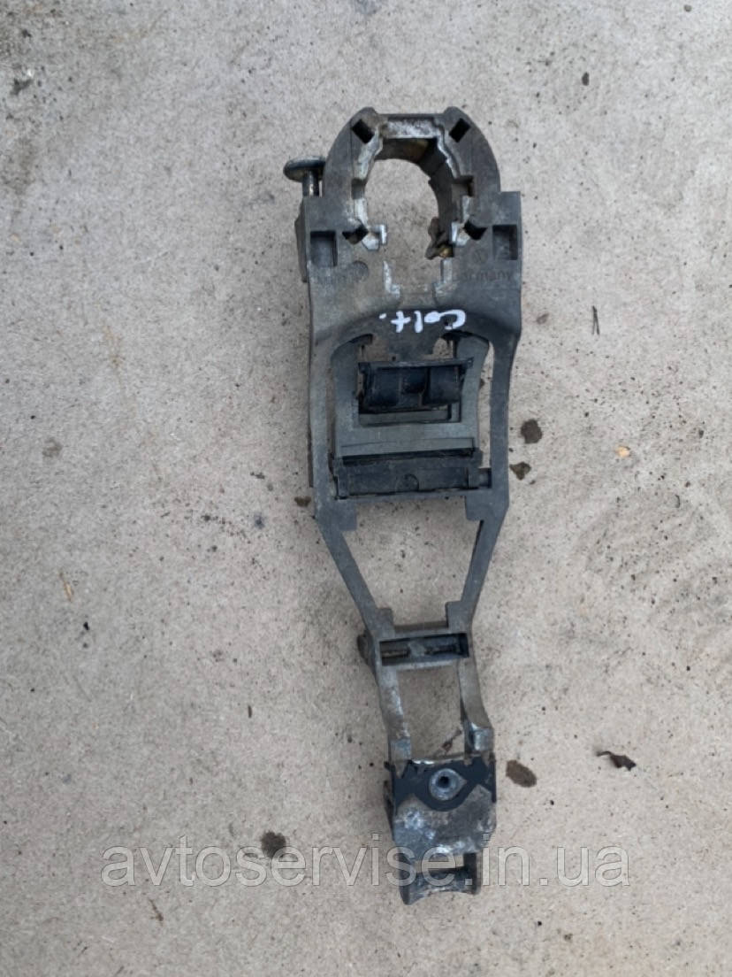 Кронштейн ручки дверей Volkswagen Golf IV, фото 1