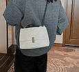 Сумка із клапаном фактура смужками плоска застібка А06-1818 Біла, фото 7