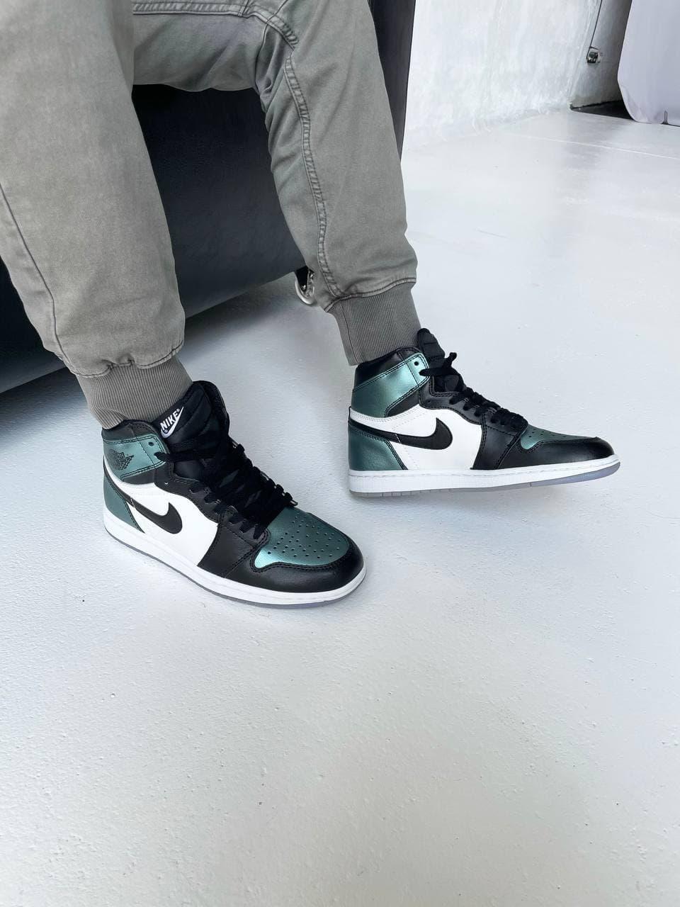 Кросівки чоловічі Nike Air Jordan 1 Retro High Patent Chameleon Size 42