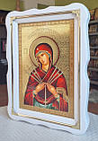 Ікона Пресвята Богородиця Семистрільна в білому дерев'яному фігурному кіоті під склом ,кіот 37*27, сюжет 20*30, фото 4