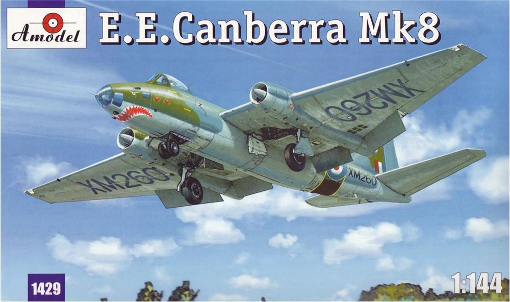 Пластикова модель 1/144 A-model 1429 британський середній бомбардувальник E.E.Canberra Mk.8