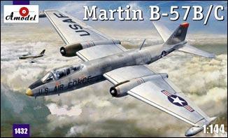 Пластикова модель A-model 1432 американський бомбардувальник Martin B-57B/C, фото 1