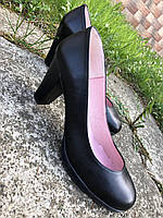 Туфли женские кожаные на каблуке, чёрного цвета .Производство Испании.