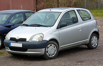 Амортизатор Toyota Yaris передній від 1999 р. з двигунами 1.0 1.3 1.4 1.5, фото 3