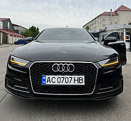Решітка радіатора Audi A7 4g (15-18) рестайл тюнінг стиль RS7 (хром рамка)