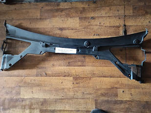 Б/у Пластик під лобове скло (жабо) GX734105AL для Jaguar XE 2015-2022