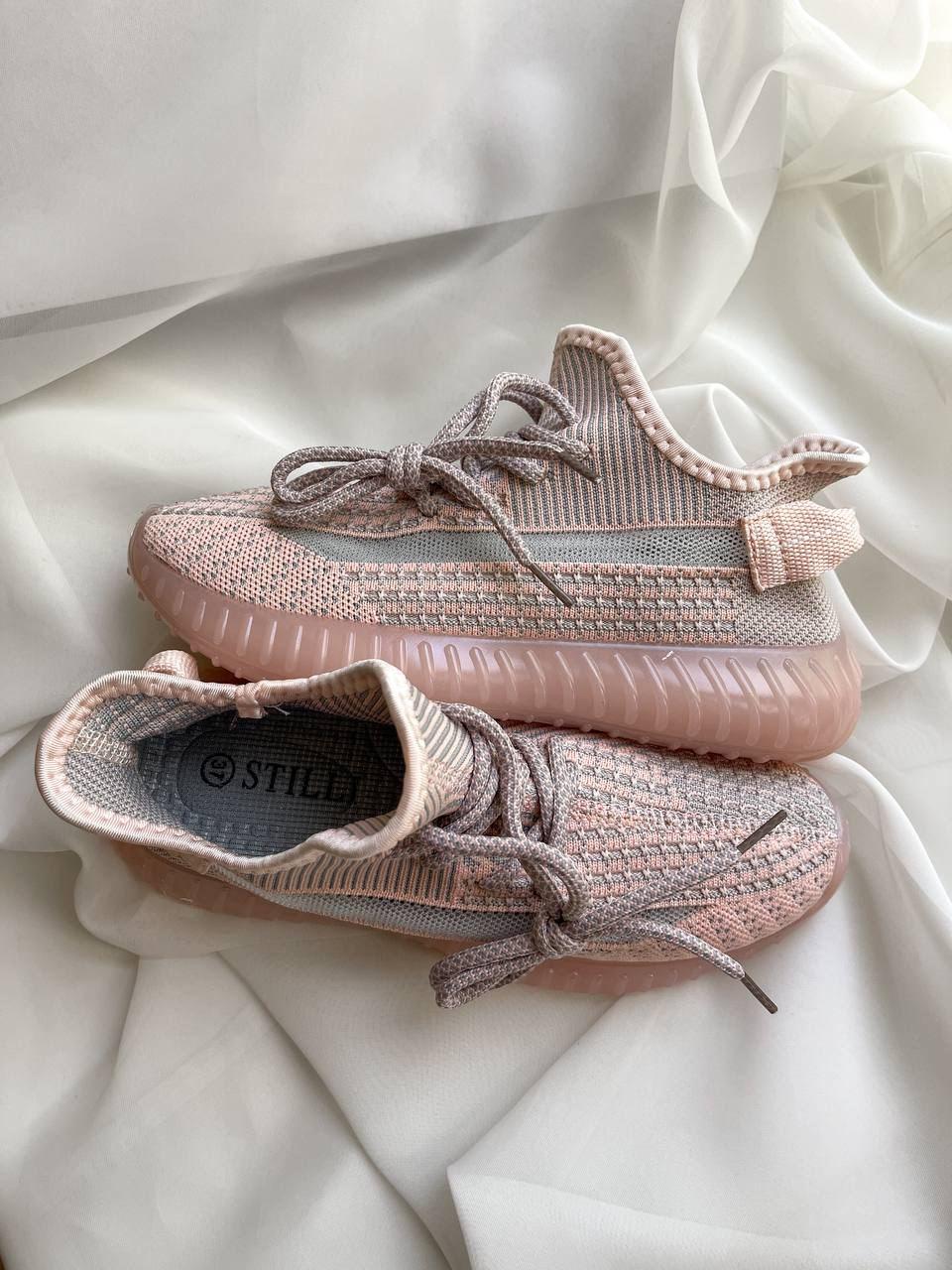Модні кросівки жіночі топ Адідас. Жіночі кроси топ Adidas.