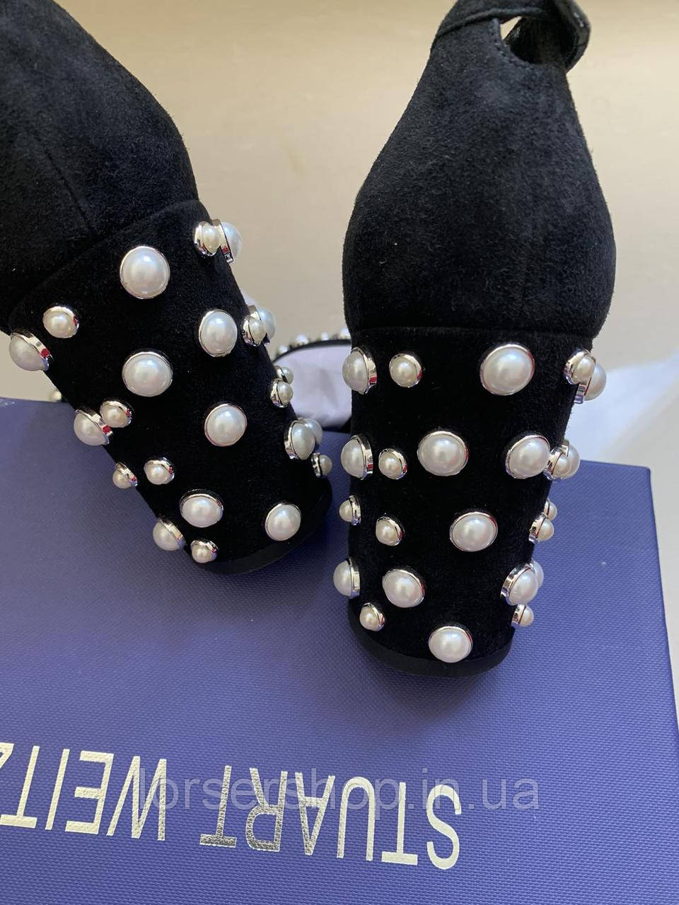 Босоножки женские Stuart Weitzman (Стюарт Вайцман) Morepearls черные замшевые с жемчужинами в наличии - фото 10 - id-p859523554