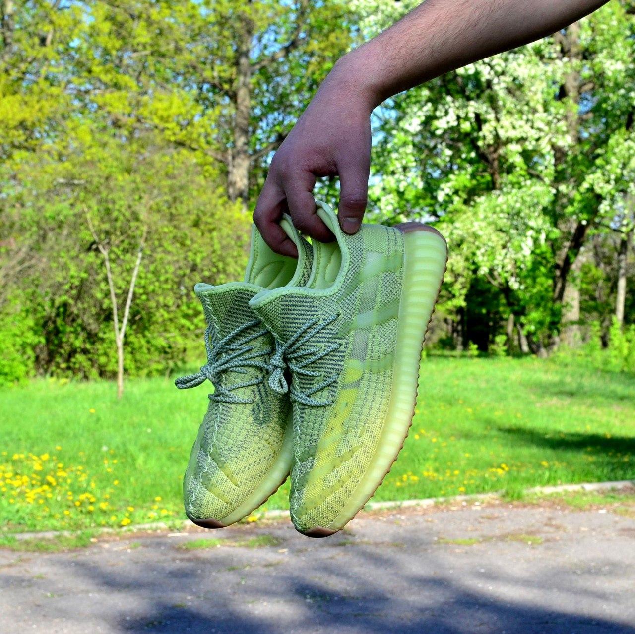Кросівки чоловічі зелені рефлективні шнурки Adidas Yeezy Boost 350 (06973)