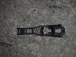 Кронштейн ручки дверей задньої лівої Skoda Superb