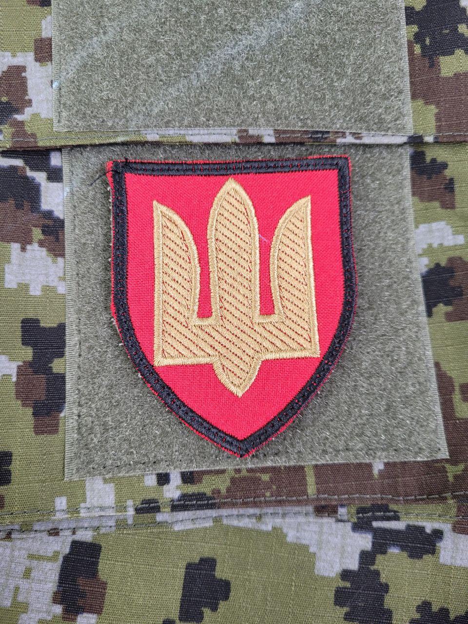 Шеврон тризуб червоний
