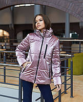 Трендовая демисезонная куртка из плащевки с лаковым покрытием розовая