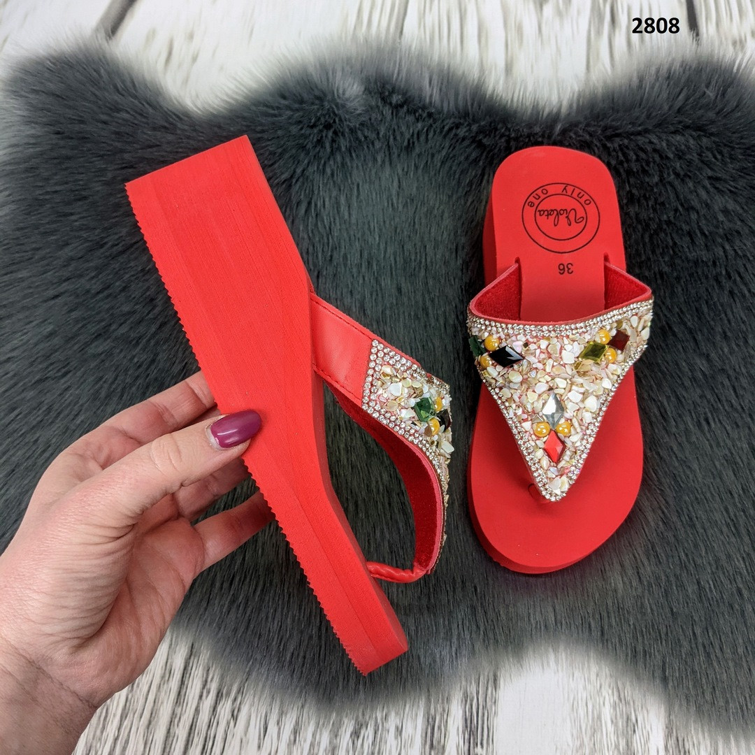 В'єтнамки червоні м'які на платформі зі стразами та камінцями