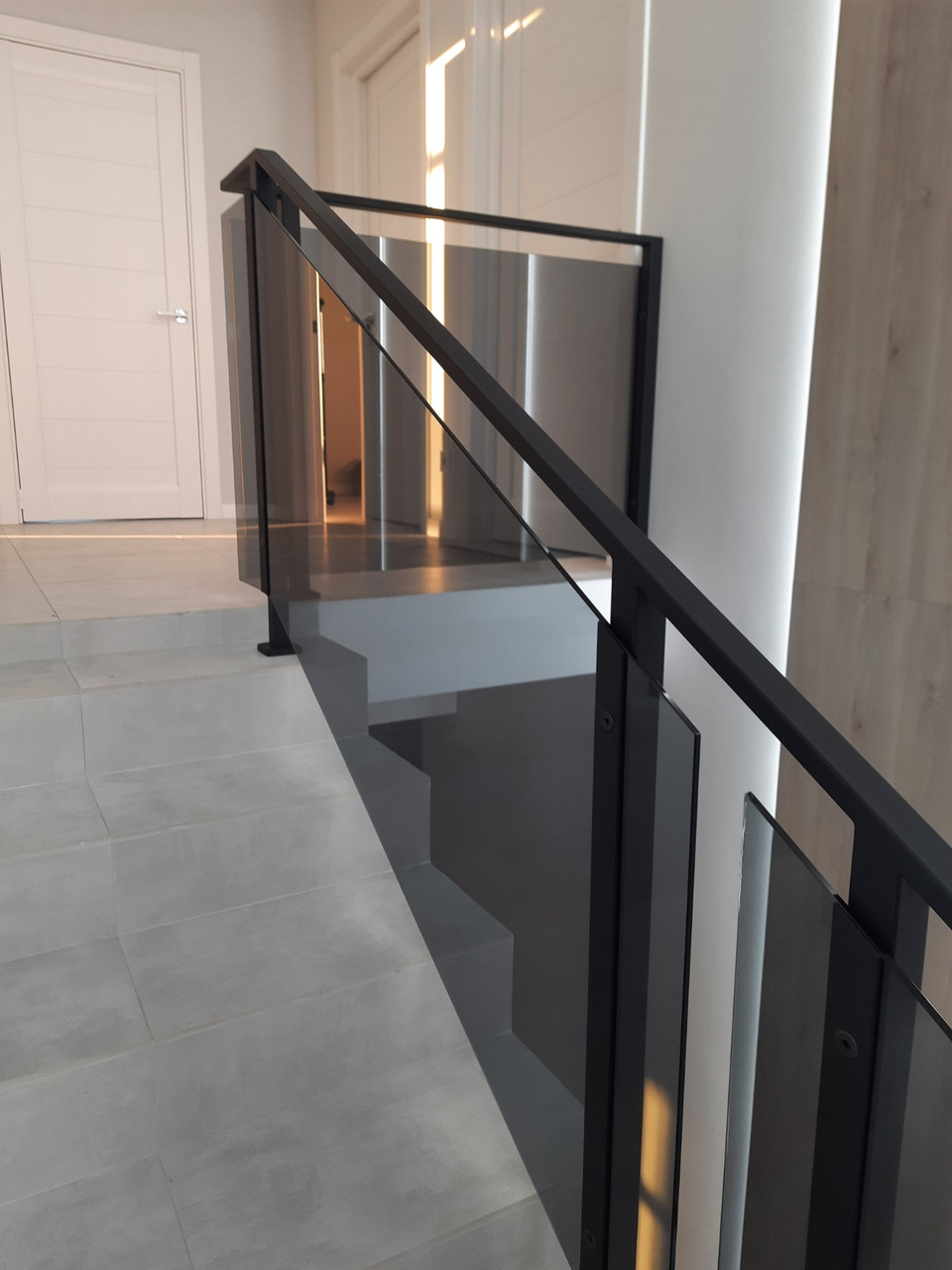 Поручні в стилі LOFT зі скляним наповненням, фото 1