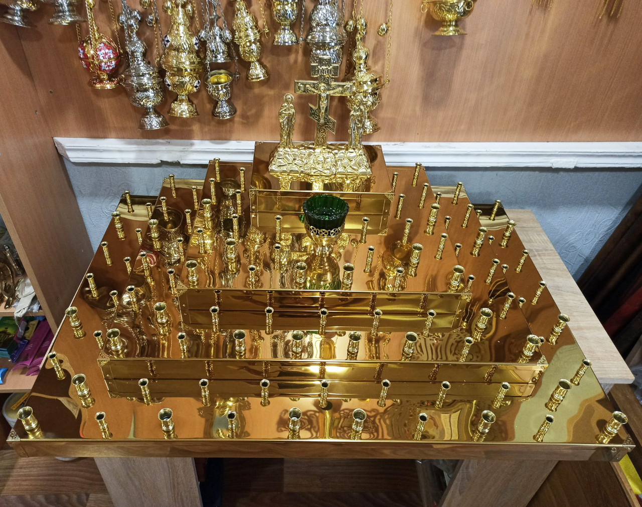 Панахідний столик у формі піраміди з Голгофою, фото 1