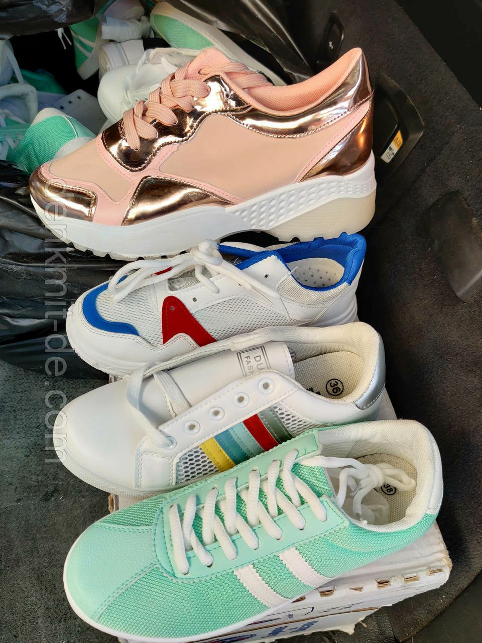 Взуття жіноче і чоловіче розпродаж, фото 1