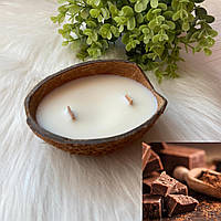 Соевая ароматическая свеча в кокосе «Chocolate Fudge»