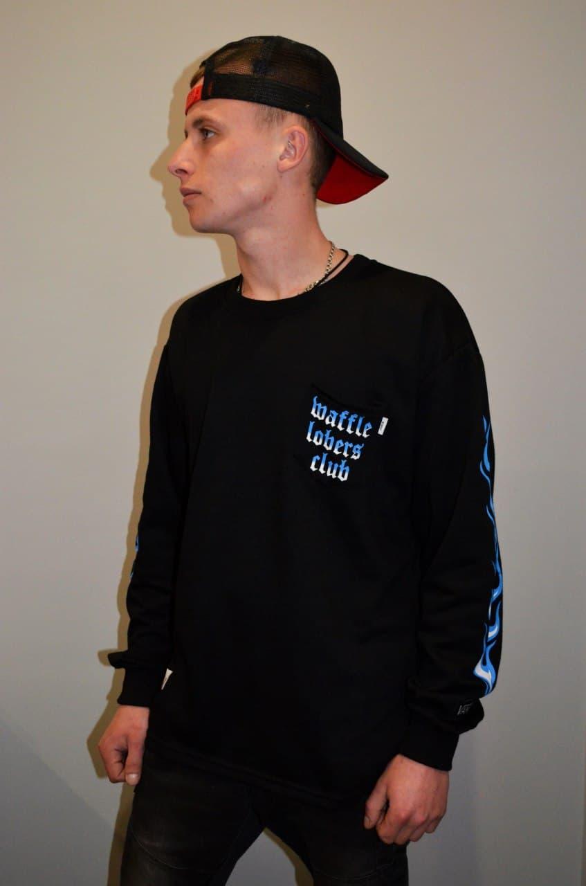 Стильний одяг для хлопчиків підлітків Vans x Wtaps. Молодіжний світшот Ванс чорного кольору з блакитним узором