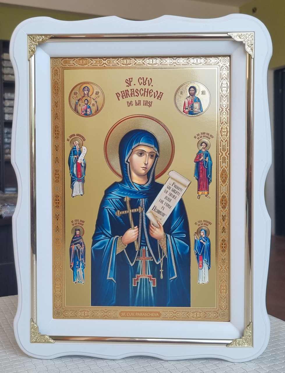 Ікона Параскева в білому дерев'яному фігурному кіоті під склом з декорат.кутами, розмір кіота 37×27, сюжет 20×, фото 1
