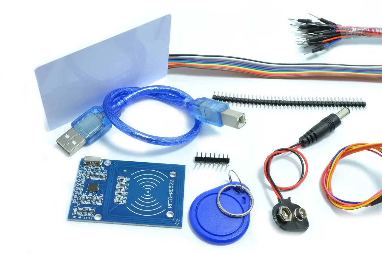 Набор Arduino UNO R3 RFID в кейсе - фото 4 - id-p1630184394