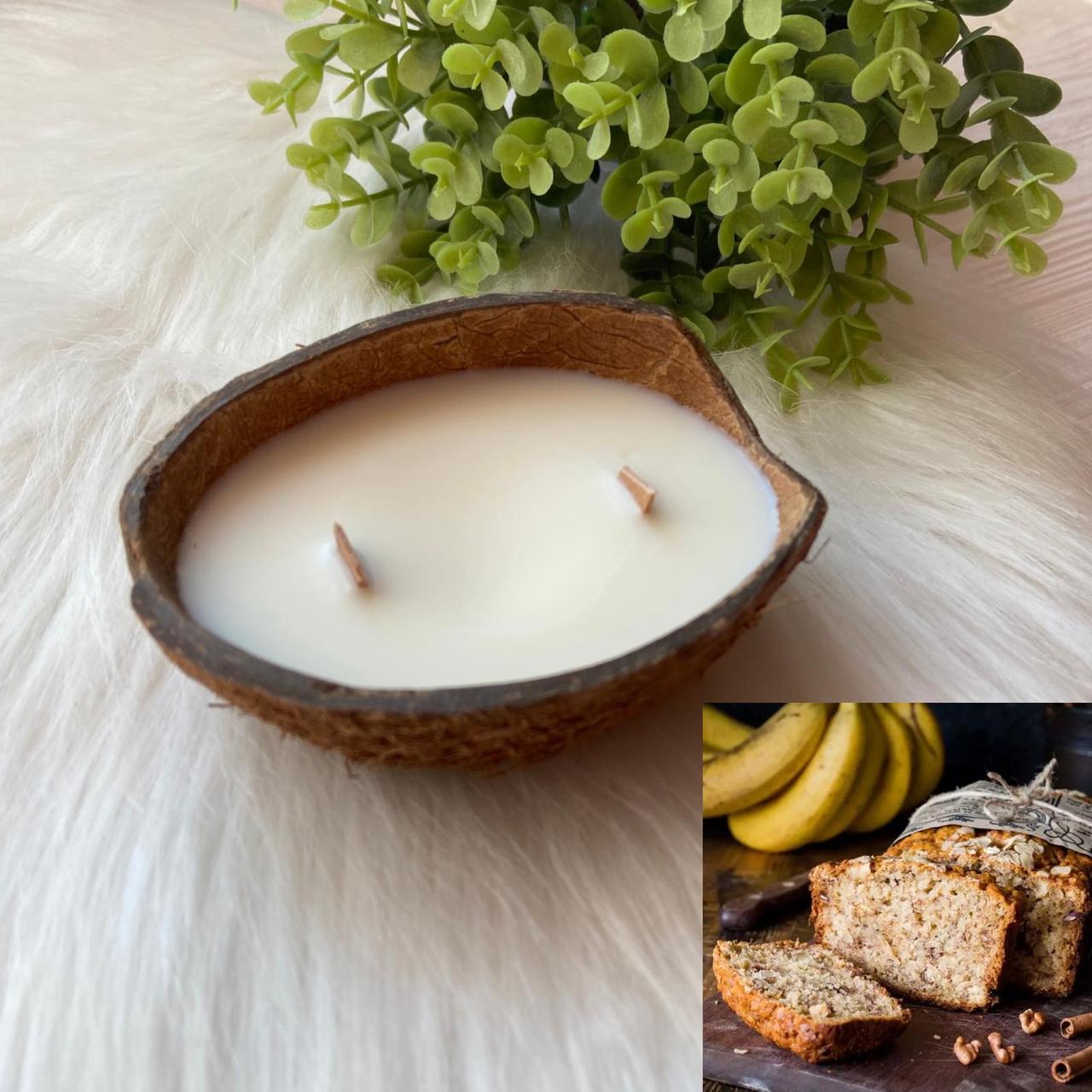 Соєва ароматична свічка в кокосі «Banana Nut Bread»