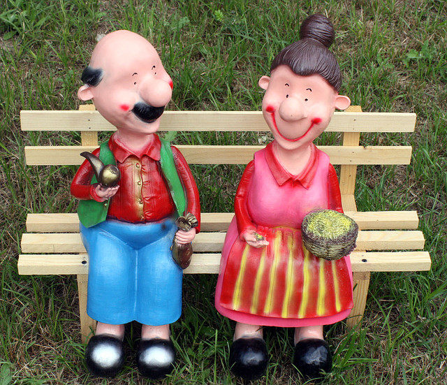 Фігура для саду Дід з бабусею