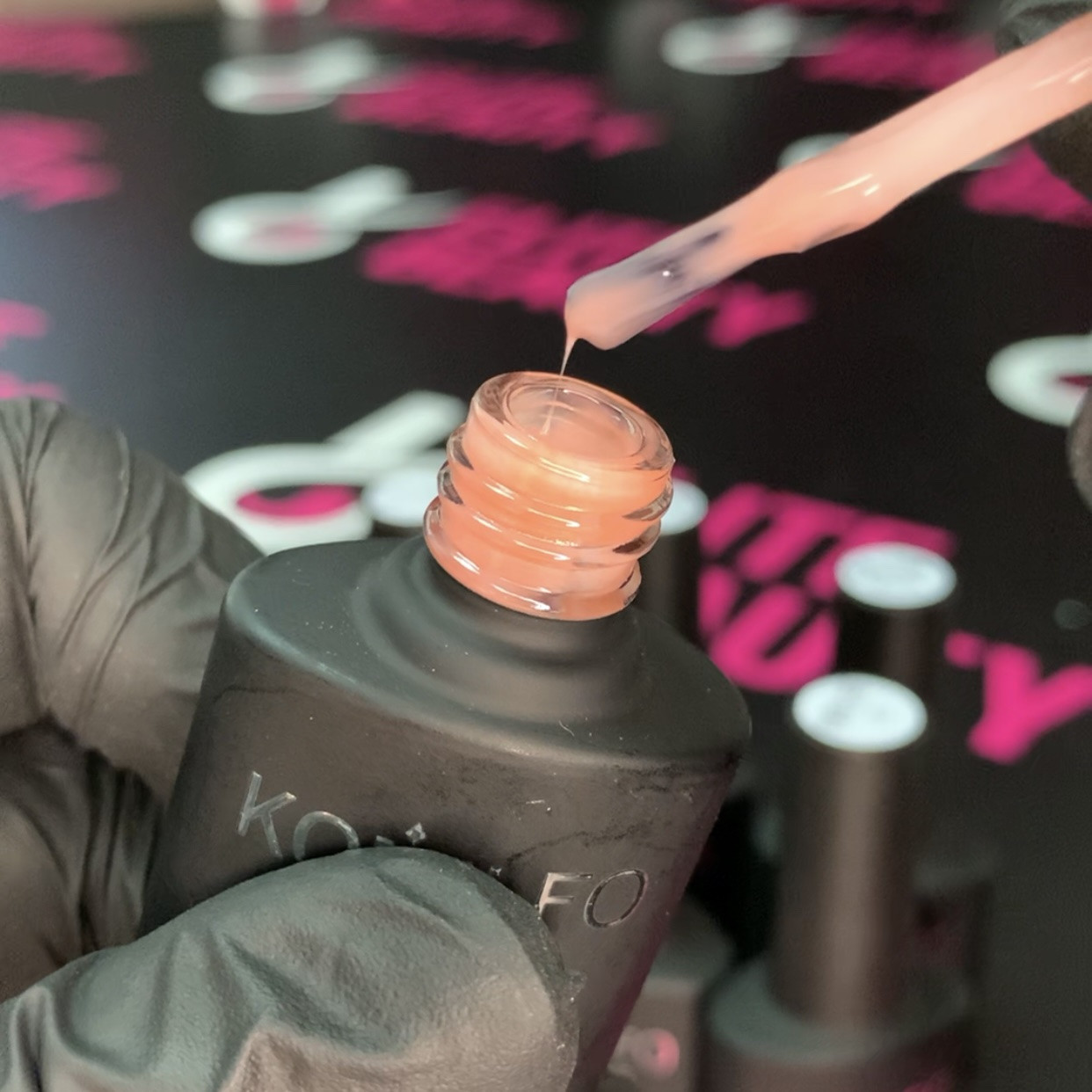 Гель-лак Комільфо Color Base Candy Pink (ніжно-помаранчевий, напівпрозорий), 8 мл