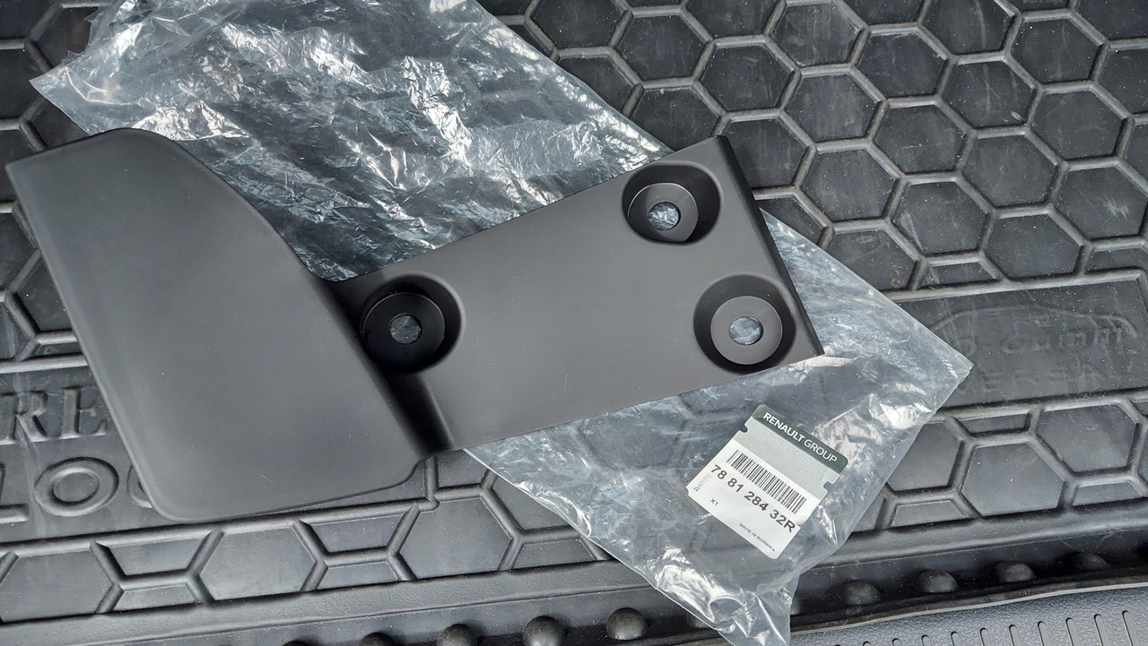 Бризговик задній правий Renault Sandero 2 Оригінал 788128432R Бризговик задний правий Рено Сандеро 2, фото 1