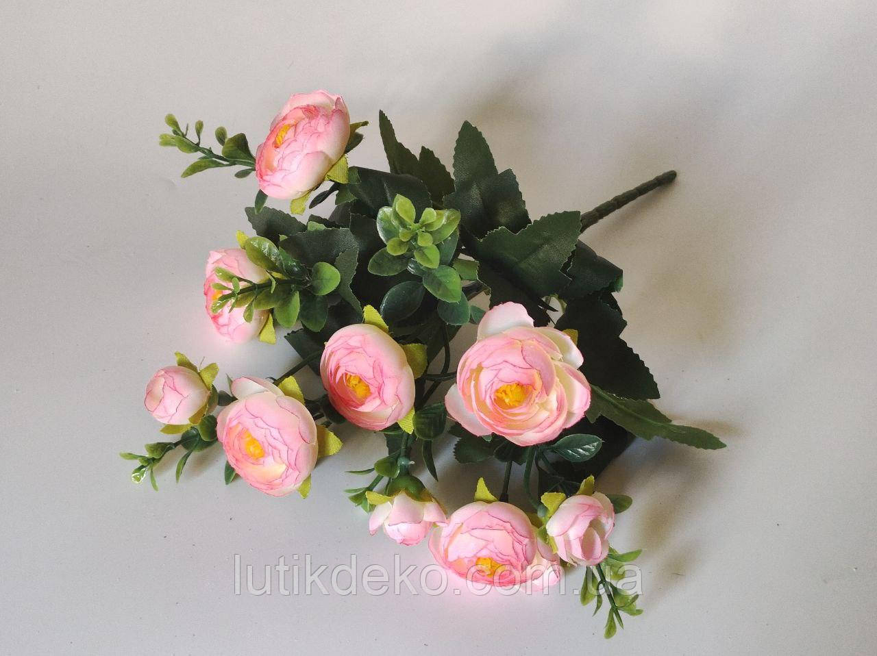 Штучні квіти. Букет ранункулюсів із бутоном, біло-рожевий. (30 см)
