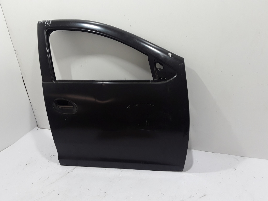 Двері передні права Renault Logan 2 (2013-...) Оригинал 801000083R (под молдинг) двері передні праві логан 2, фото 1