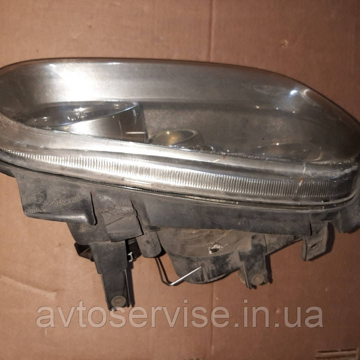 Фара передня права Volkswagen Golf 4, фото 1