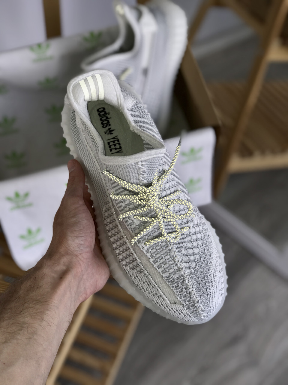 Yeezy lundmark cheap vs static