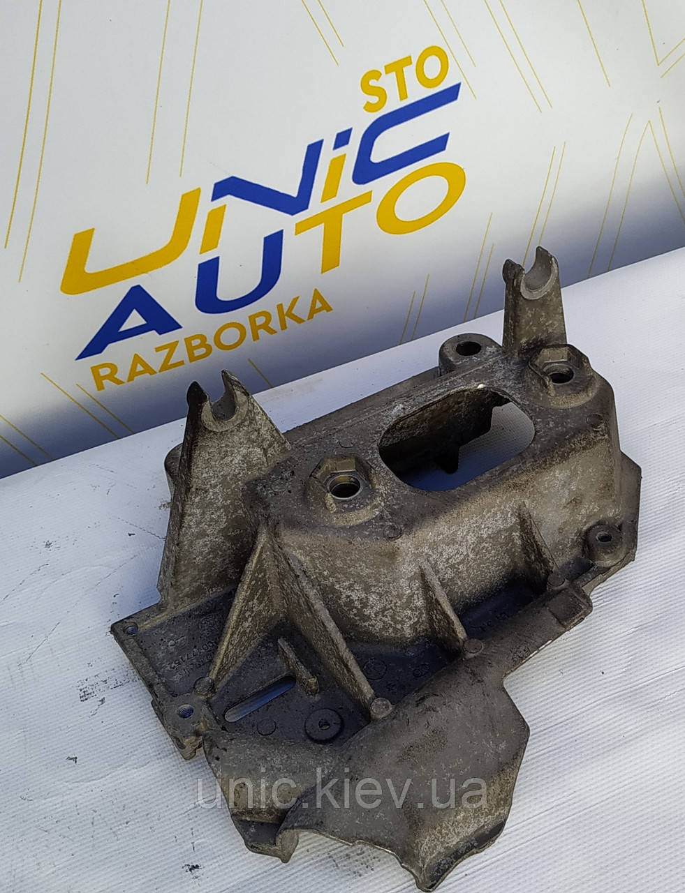 Кронштейн кпп Рено Клио 3 б/у: продажа, цена в Киеве. Автомобильные ...