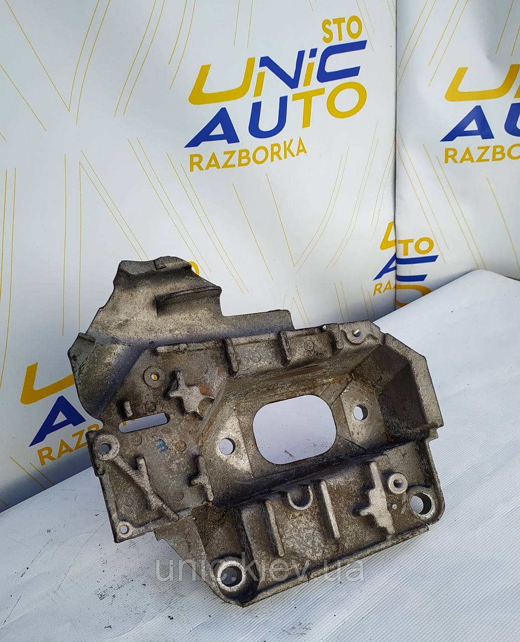 Кронштейн кпп Рено Клио 3 б/у: продажа, цена в Киеве. Автомобильные ...