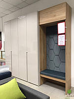 Сучасна шафа з фасадами мдф глянець і передпокоєм