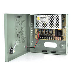 Импульсный блок питания 12V-5A/4CH в боксе с замком перфорированный, 4-х канальный, Q30