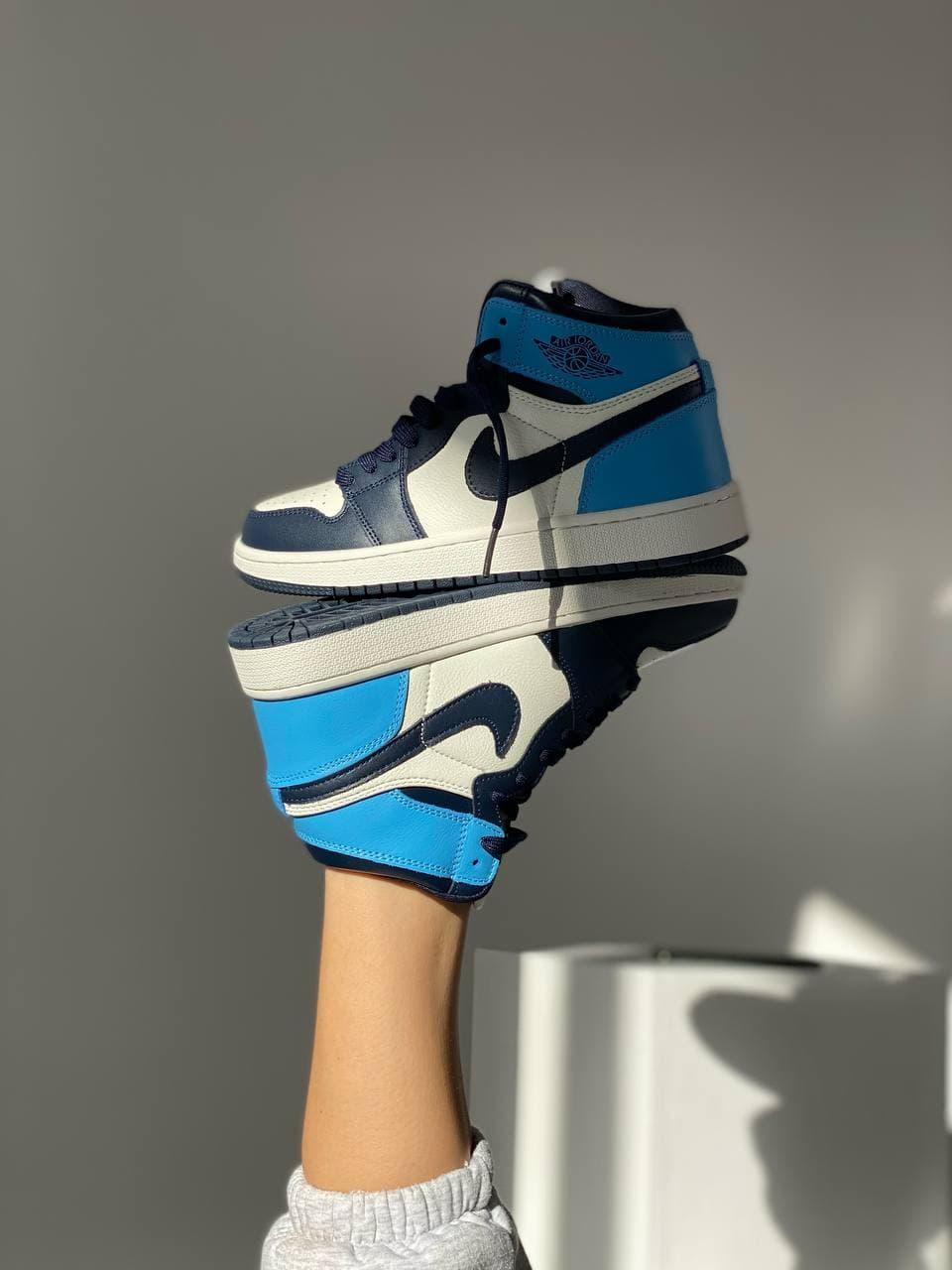 Кросівки жіночі Nike Air Jordan 1 Retro High Patent Blue Toe Size 37